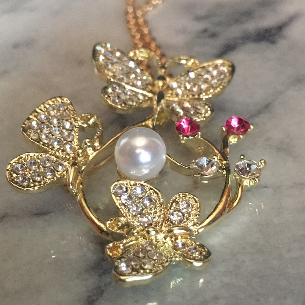 Rhinestone Butterfly Pearl Necklace/Brooch - Picture 9 of 16